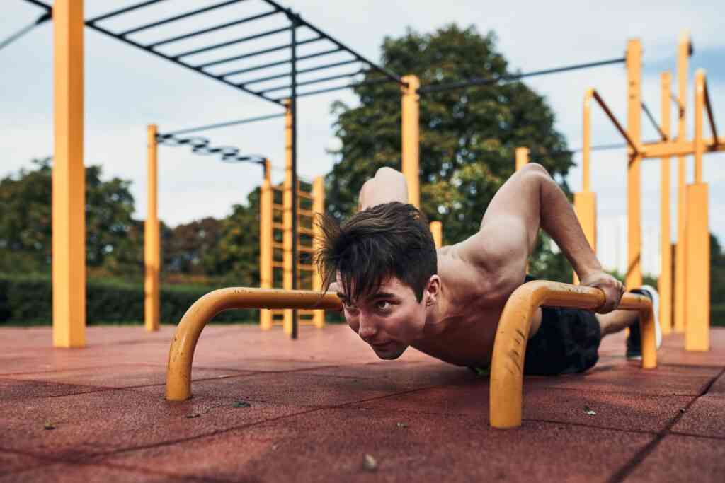Trening funkcjonalny od A do Z 7 pompka doskonale sprawdzi się w teningu funkcjonalnym