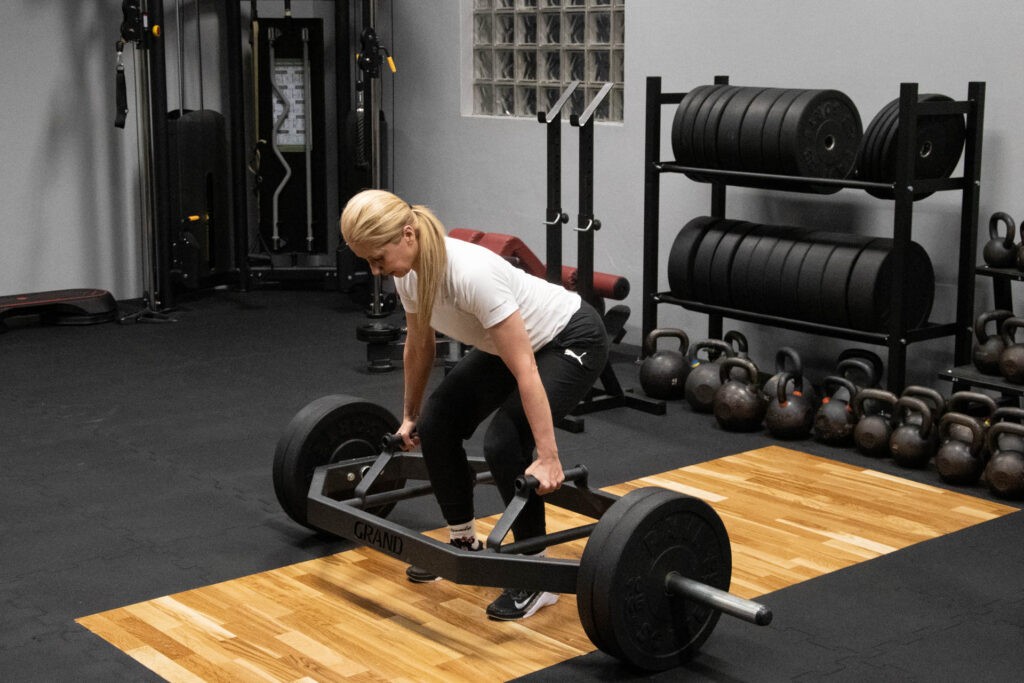 martwy ciąg z trap barem