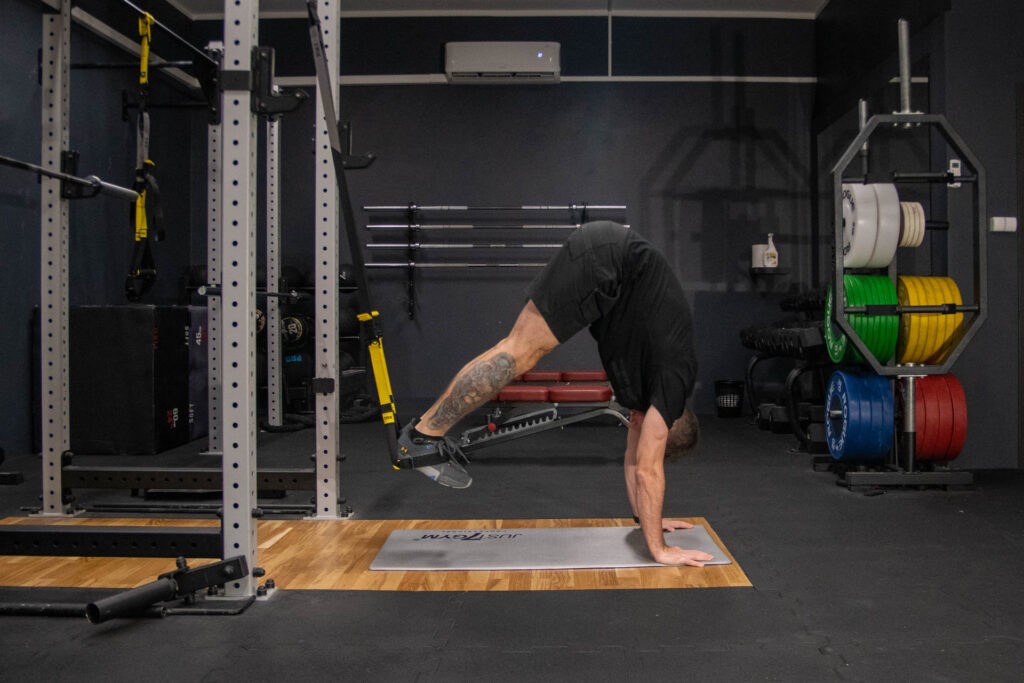 TRX Pike - zbuduj silny brzuch w podwieszeniu 4 trx pike