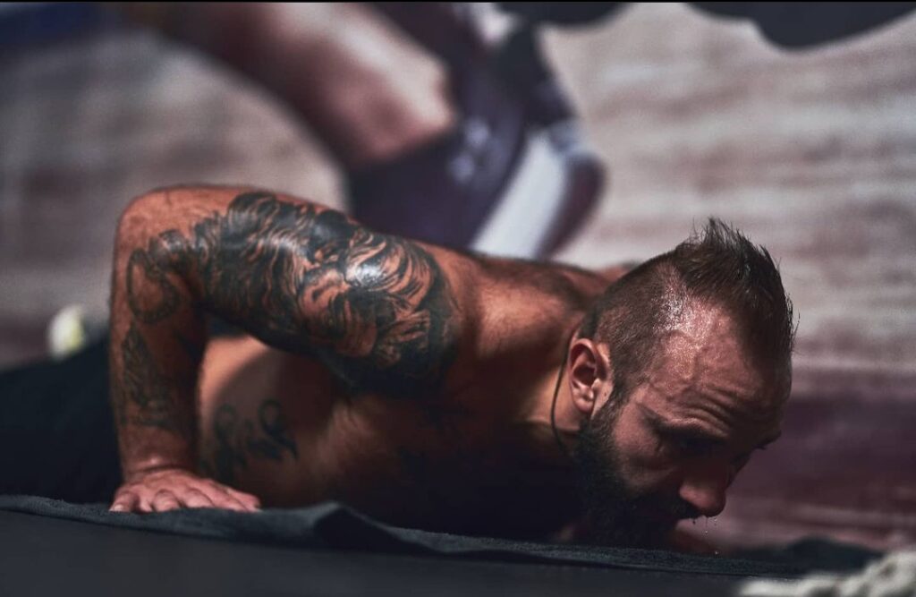 10 tysięcy burpee w 24 godziny, a to wszystko w szczytnym celu 1 10 tysięcy burpees Michał Zwolak