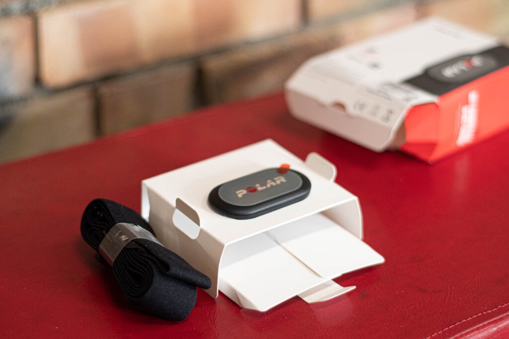 7 pomysłów na sportowy prezent (promocje Black Friday) 2 polar h9 zawartosc