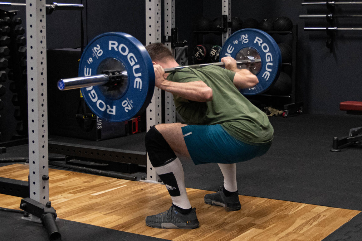 Przysiad ze sztangą z tyłu kompedium