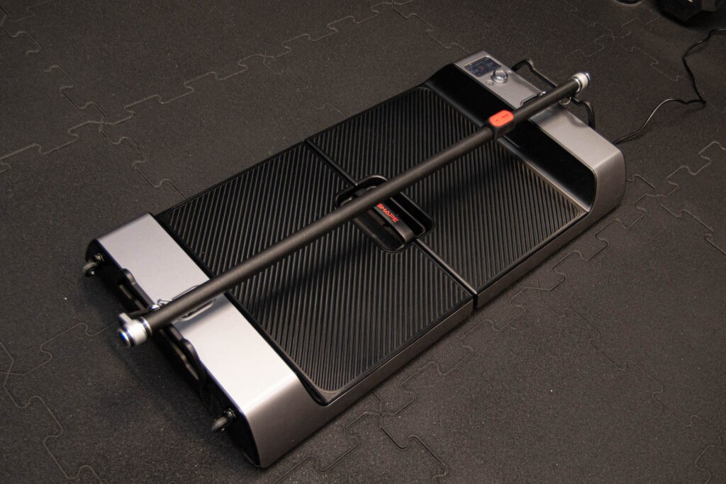 ViSHAPE SmartGym Pro - test nowoczesnego sprzętu do treningu (nie tylko) domowego 2 Stacja SmartGym Pro ze sztangą