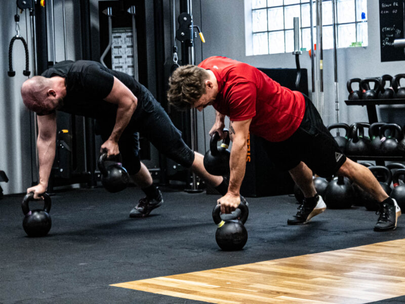 trening interwałowy z wykorzystaniem kettlebells