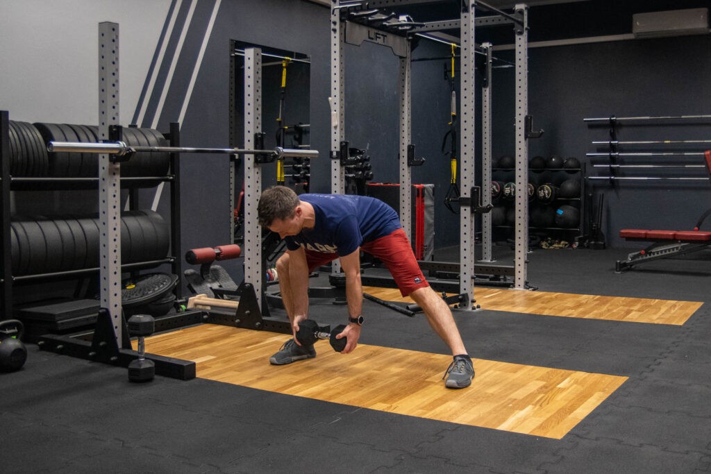 wykrok w bok pozycja koncowa