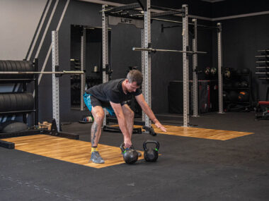 2 pomysły na dobry początek treningu z parą kettlebells 2 kompleksy kettlebells