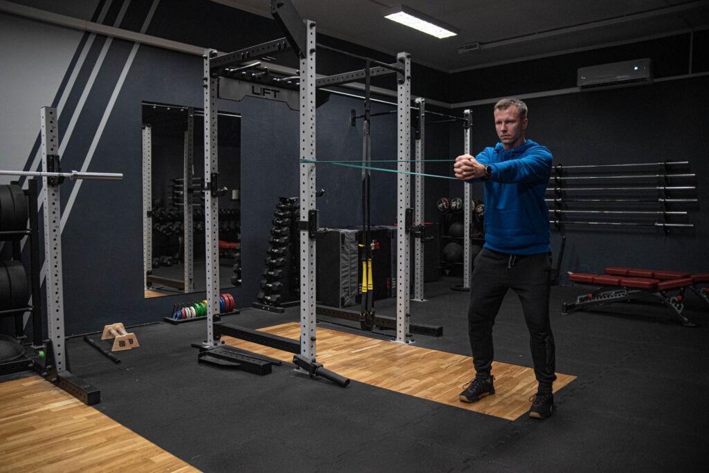 pallof press - pozycja końcowa