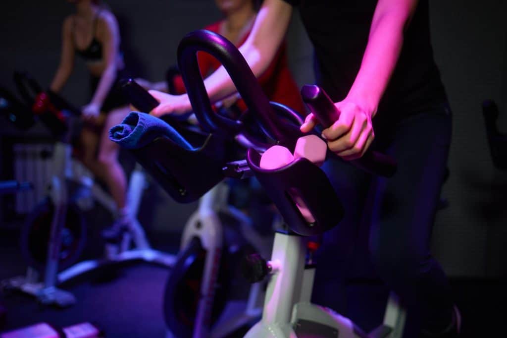 Indoor cycling pomoże bezpiecznie schudnąć