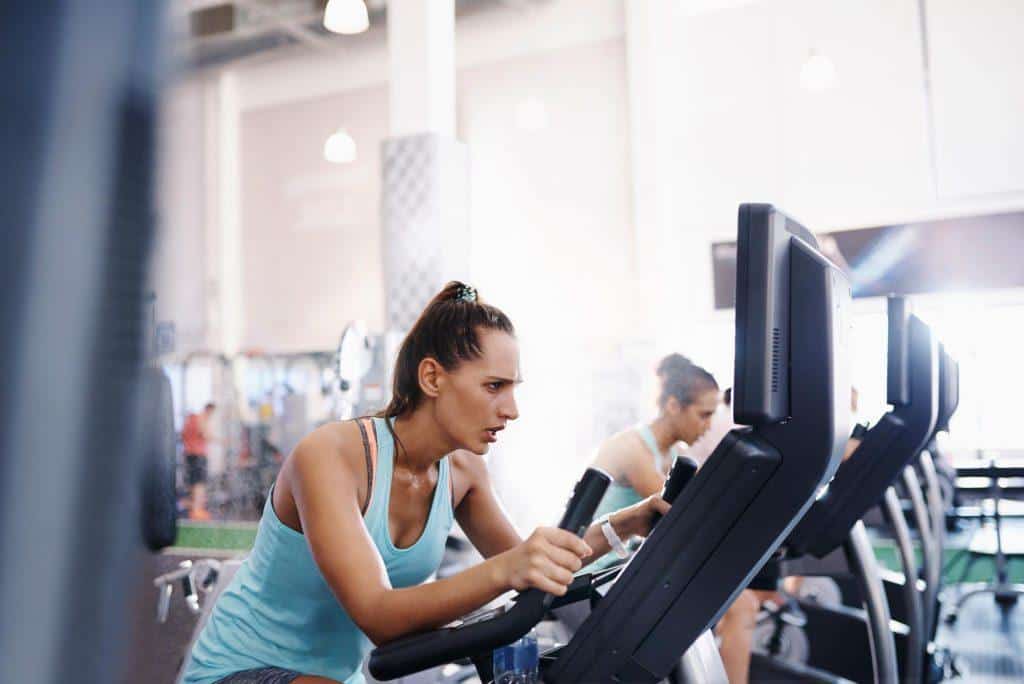 Cardio przed czy po treningu siłowym? Fakty i mity 1 cardio przed czy po treningu?