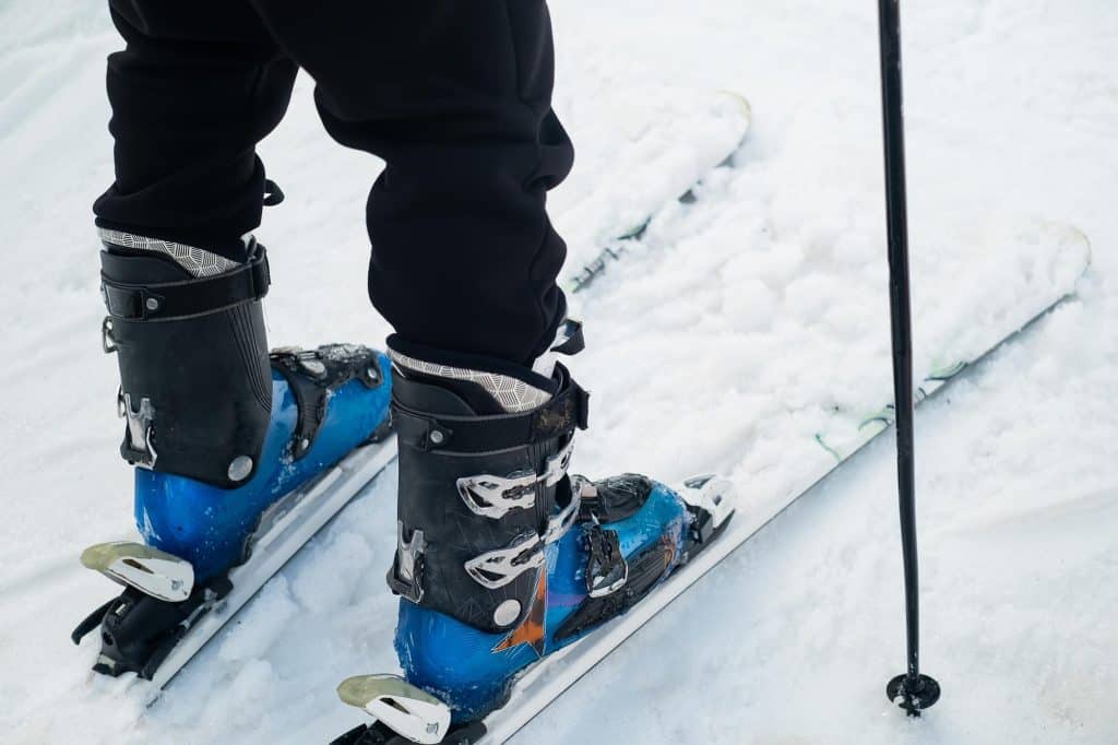 Dopasowanie butów narciarskich: klucz do komfortu i sportowych wyników 1 buty narciarskie dopasowanie
