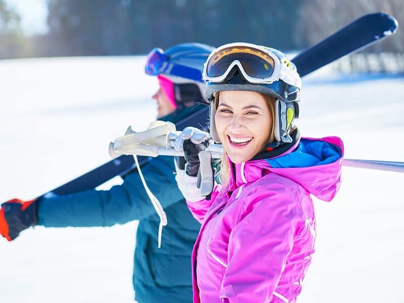 praca instruktora nart lub snowboardu