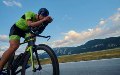 Dystanse w triathlonie: od sprintu po Ironmana i ile godzin w tygodniu trenować na każdy z nich? 5 dystansy w triathlonie