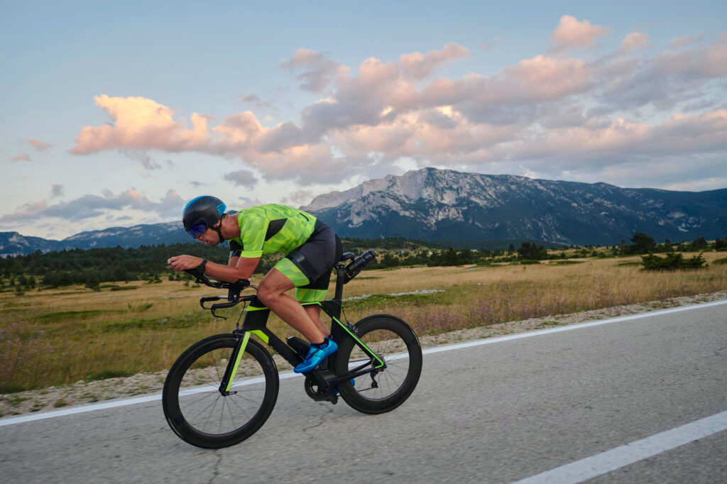 Rower triathlonowy kontra szosowy: czym się różnią i komu opłaca się czasówka 1 rower czasowy - triathlon