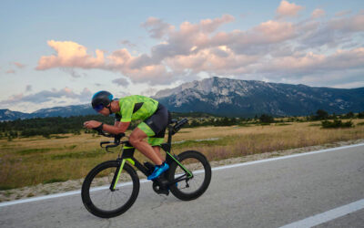 Rower triathlonowy kontra szosowy: czym się różnią i komu opłaca się czasówka 4 rower czasowy - triathlon