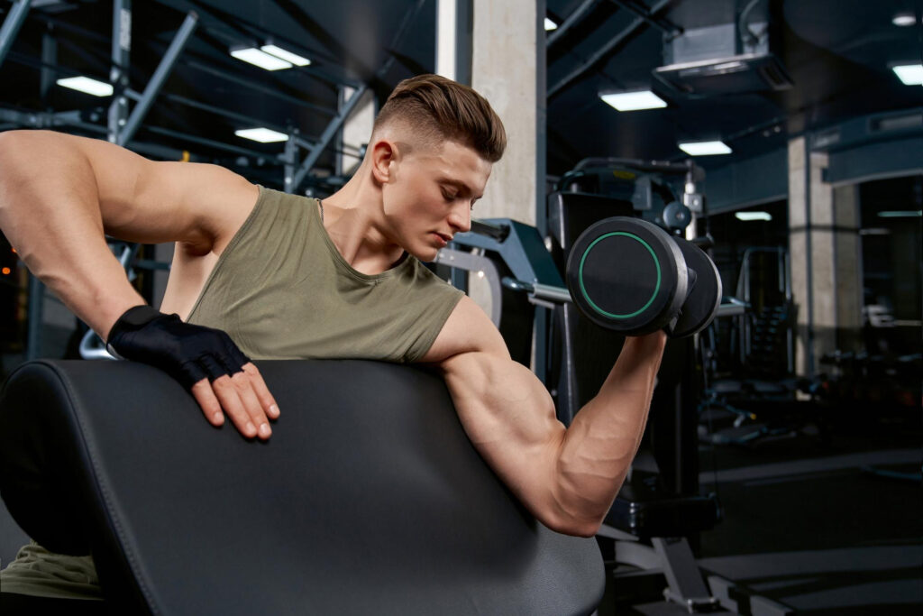 ćwiczenia izolowane na biceps